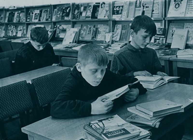 Читальный зал Центральной городской детской библиотеки им. А. С. Пушкина в 1970-е годы