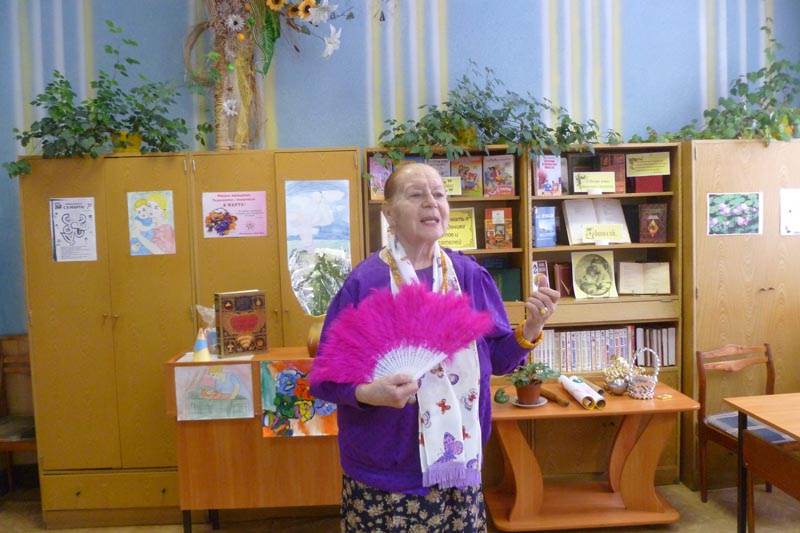 И. П. Дворкина на мероприятии в библиотеке им. О. Кошевого, 2013 год